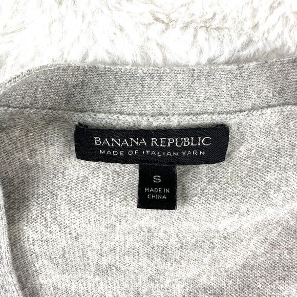Banana Republic Women’s Small Merino Wool Cashmere Sweater Gray V-Neck Button Up - Picture 10 of 10